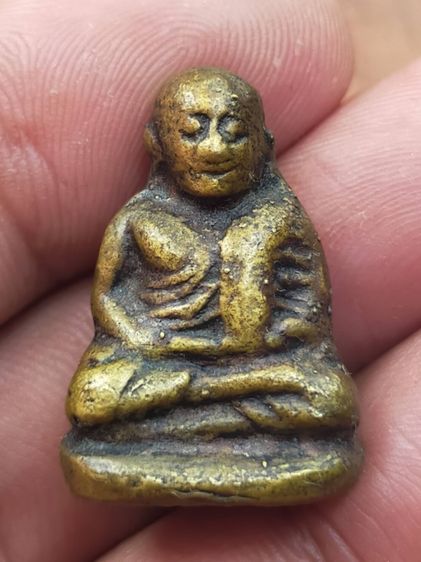 หลวงพ่อเงินพิมพ์ขี้ตา