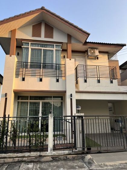 ขายบ้านแฝด หมู่บ้านชิชากร 2 บางใหญ่
38 ตร.ว. 3 ห้องนอน 3 ห้องน้ำ
จอดรถ 2 คัน ใกล้ Central WestGate  MRT ตลาดบางใหญ่