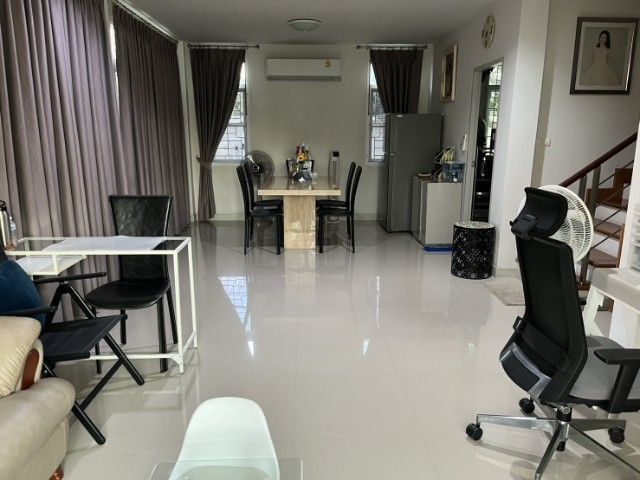 อื่นๆ มีบางส่วน 2014 ขายบ้านแฝด หมู่บ้านชิชากร 2 บางใหญ่
38 ตร.ว. 3 ห้องนอน 3 ห้องน้ำ
จอดรถ 2 คัน ใกล้ Central WestGate  MRT ตลาดบางใหญ่ รูปที่ 4