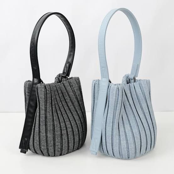 กระเป๋าถือ สะพายข้างได้