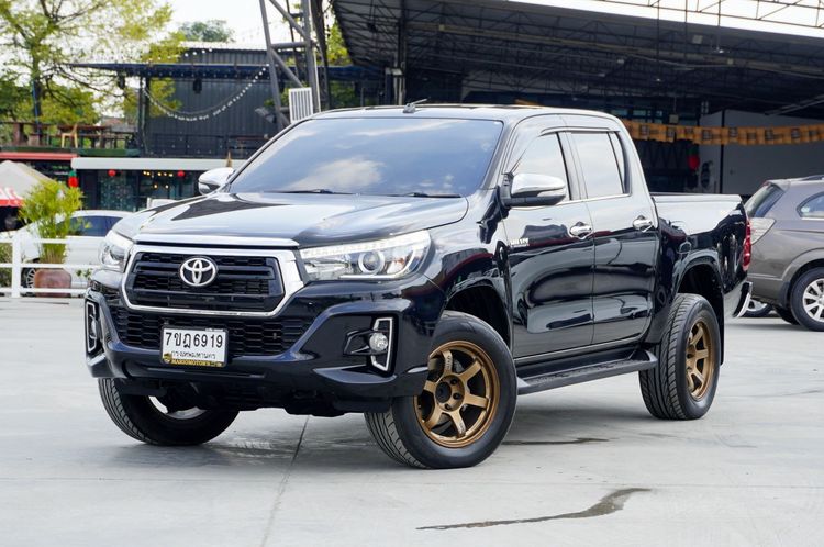 รถ Toyota Hilux Revo 2.4 G สี ดำ