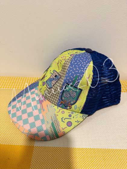 หมวกแก็ปสีน้ำเงิน