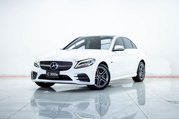 รถ Mercedes-Benz C-Class C300 สี ขาว
