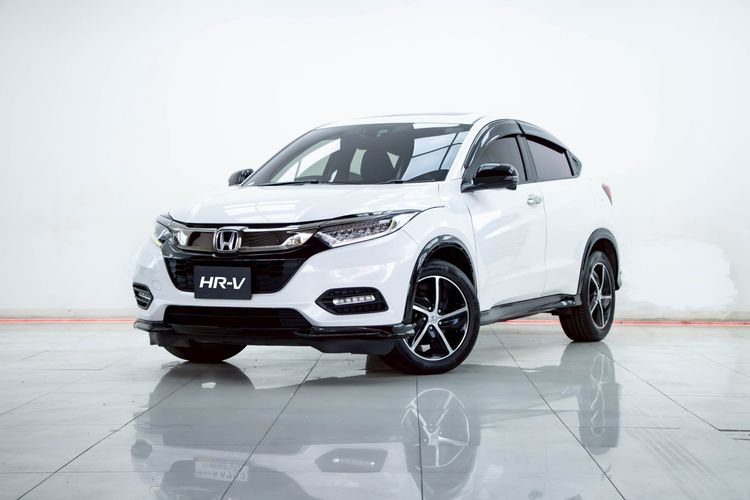 รถ Honda HR-V 1.8 RS สี ขาว