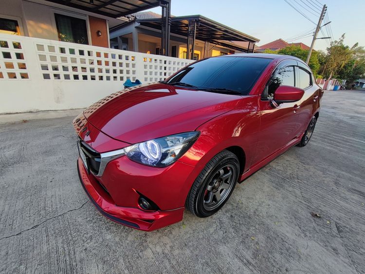Mazda Mazda 2 2016 1.3 High Connect Sedan เบนซิน เกียร์อัตโนมัติ แดง รูปที่ 4