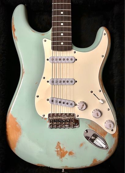Custom strat relic guitar รูปที่ 4