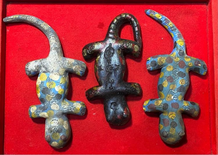 ตุ๊กแกเนื้อดินหลวงพ่อคลื้น