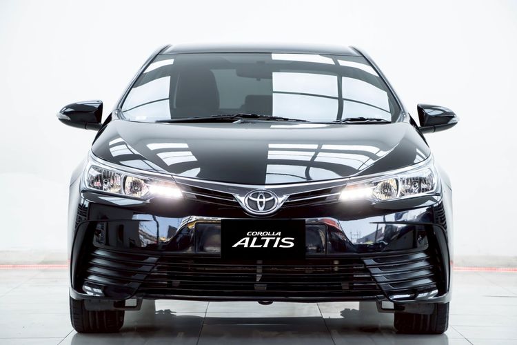 Toyota Altis 2017 1.8 E Sedan เบนซิน ไม่ติดแก๊ส เกียร์อัตโนมัติ ดำ รูปที่ 4
