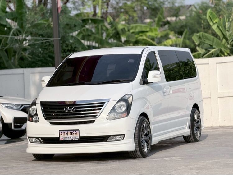 รถ Hyundai Grand Starex 2.5 VIP สี ขาว
