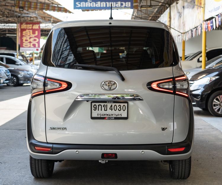 Toyota Sienta 2019 1.5 V Utility-car เบนซิน ไม่ติดแก๊ส เกียร์อัตโนมัติ เทา รูปที่ 4
