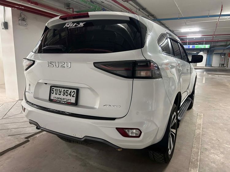 Isuzu MU-X 2024 1.9 ULTIMATE 2WD ดีเซล เกียร์อัตโนมัติ ขาว รูปที่ 2
