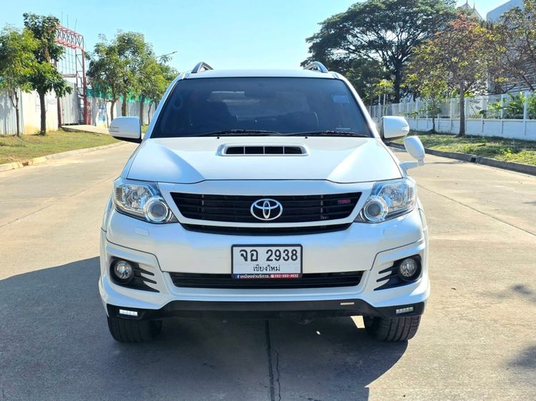 Toyota Fortuner 2017 3.0 TRD Sportivo 4WD ดีเซล ไม่ติดแก๊ส เกียร์อัตโนมัติ ขาว