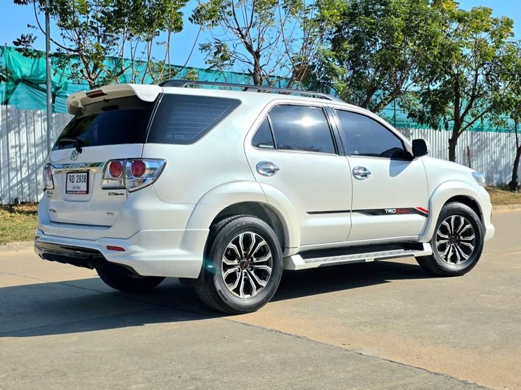 Toyota Fortuner 2017 3.0 TRD Sportivo 4WD ดีเซล ไม่ติดแก๊ส เกียร์อัตโนมัติ ขาว รูปที่ 4