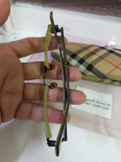 แว่นตา BURBERRY ของแท้ ขนาด 49 17 130 สภาพดี เลนส์ มีค่าสายตาเอาไปตัดใส่เลนส๋ ใหม่ได้เลยครับ รูปที่ 4