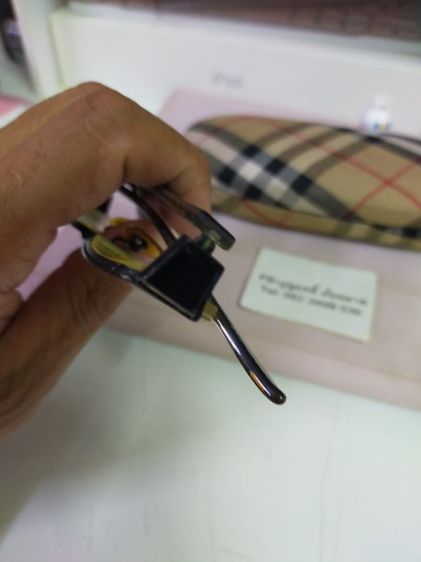 แว่นตา BURBERRY ของแท้ ขนาด 49 17 130 สภาพดี เลนส์ มีค่าสายตาเอาไปตัดใส่เลนส๋ ใหม่ได้เลยครับ รูปที่ 6