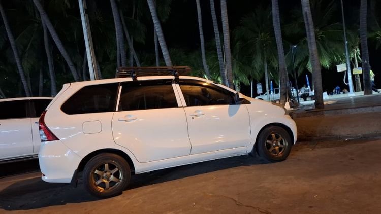 Toyota Avanza 2012 1.5 E เบนซิน เกียร์ธรรมดา ขาว รูปที่ 4