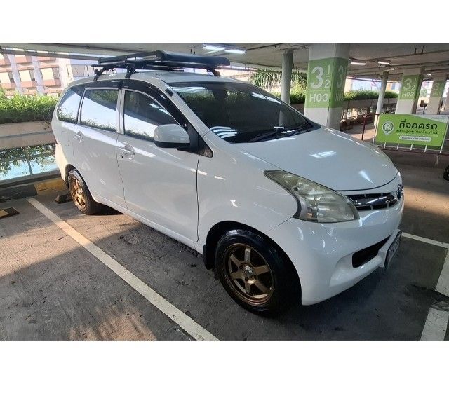 Toyota Avanza 2012 1.5 E เบนซิน เกียร์ธรรมดา ขาว รูปที่ 2
