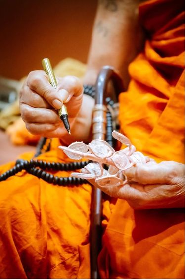 หลวงปู่ศิลา สิริจันโท รุ่นหนุนดวง เลข19 เนื้อชินฤทธิ์ รูปที่ 8