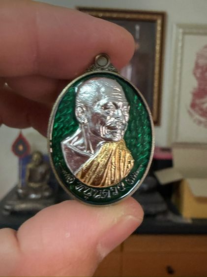 หลวงปู่ศิลา สิริจันโท หนุนดวง เนื้อนวะฤทธิ์ลงยาเขียวหน้ากาก 2 กษัตริย์ รูปที่ 5