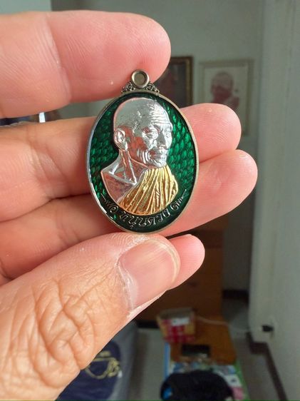 หลวงปู่ศิลา สิริจันโท หนุนดวง เนื้อนวะฤทธิ์ลงยาเขียวหน้ากาก 2 กษัตริย์ รูปที่ 9