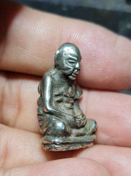 รูปหล่อหลวงปู่สุข ธมโชโต  เนื้อสัมฤทธิ์ รุ่นแรก ออกวัดหนองติม รูปที่ 3