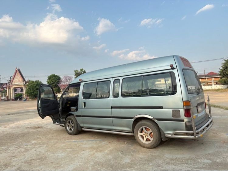 Toyota Hiace 2004 3.0 Commuter Van ดีเซล ไม่ติดแก๊ส เกียร์ธรรมดา เทา รูปที่ 4