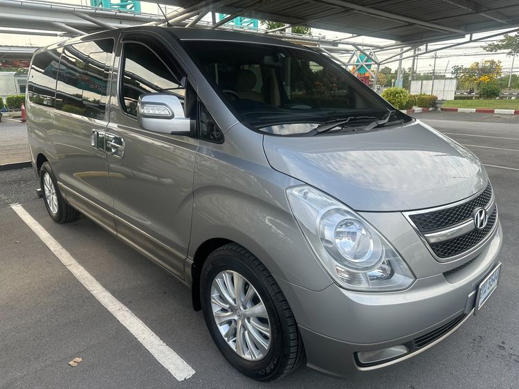 รถ Hyundai H-1  2.5 Maesto Deluxe สี เทา
