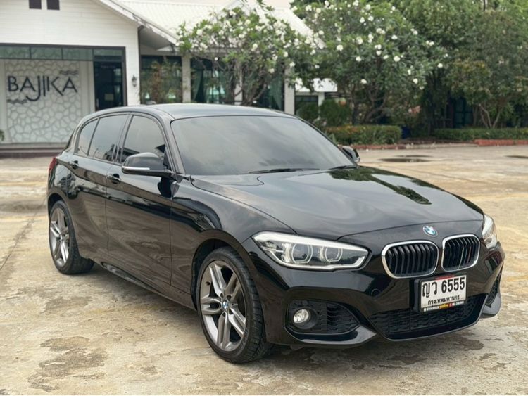 รถ BMW Series 1 118i สี ดำ