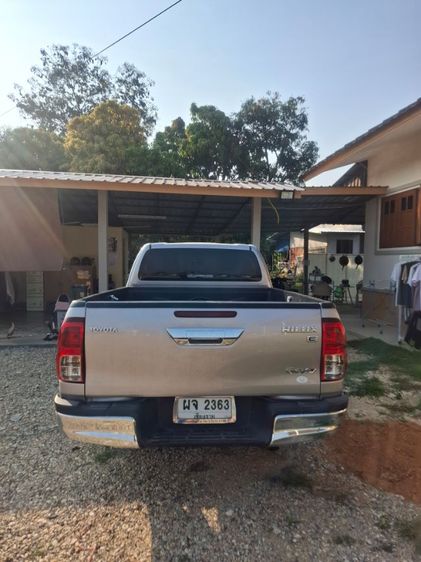 Toyota Hilux Revo 2017 2.4 E Pickup ดีเซล เกียร์ธรรมดา เทา รูปที่ 3