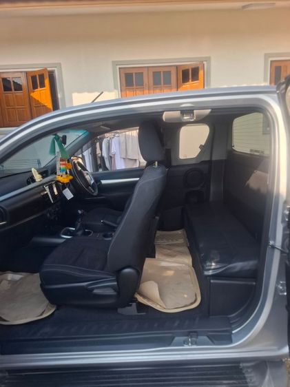 รถ Toyota Hilux Revo 2.4 E สี เทา