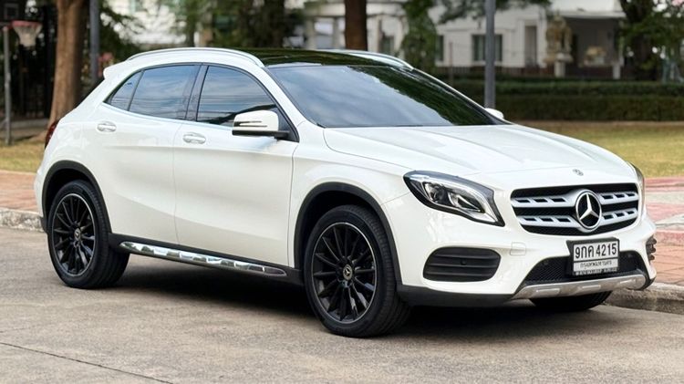 รถ Mercedes-Benz GLA-Class GLA250 สี ขาว