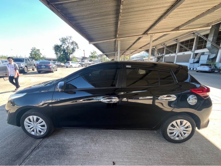 Toyota Yaris 2019 1.2 J Sedan เบนซิน ไม่ติดแก๊ส เกียร์อัตโนมัติ ดำ รูปที่ 3