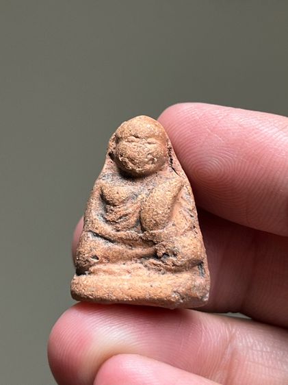 หลวงพ่อเงินเนื้อดินเผา