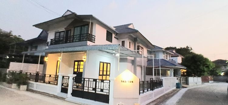 ตกแต่งครบ ขายบ้านเดี่ยวสินบดีบางบัวทองถนนราชพฤกษ์หรือชัยพฤกษ์หลังใหญ่5นอนหัวมุมส่วนตัว