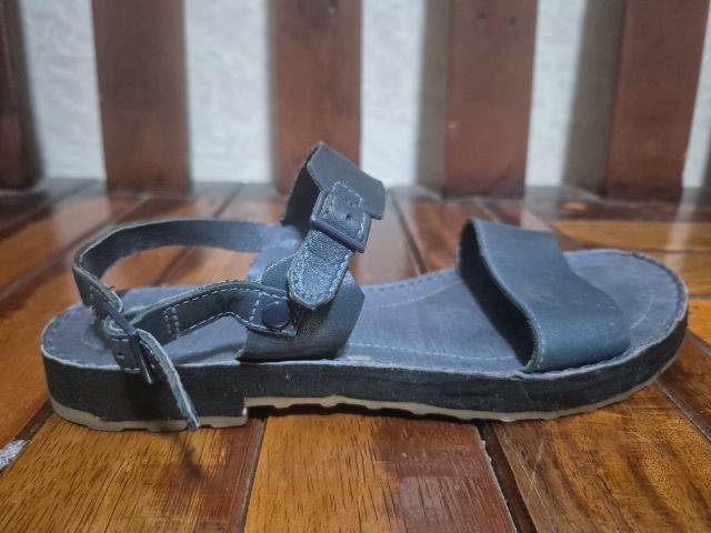 Camper เบอร์ 37 สภาพดี ไม่มีขาด ไม่เคยซ่อม ราคา 650 บาท รวมส่งค่ะ รูปที่ 3