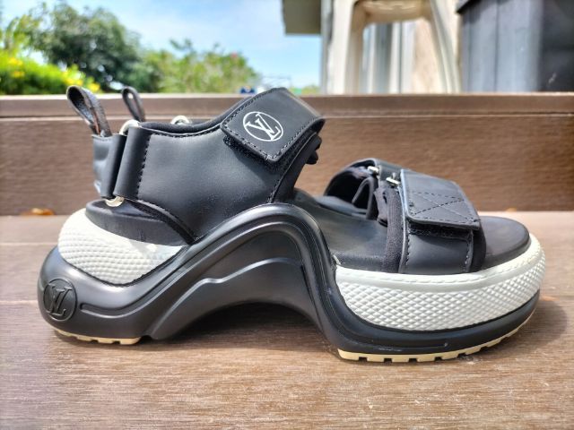 ขายรองเท้าLouis Vuitton Archlight 1.0 Beach Sandals Women's Black

 รูปที่ 3