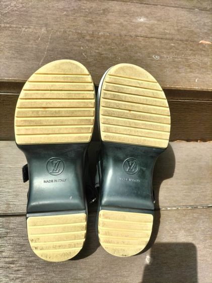 ขายรองเท้าLouis Vuitton Archlight 1.0 Beach Sandals Women's Black

 รูปที่ 11