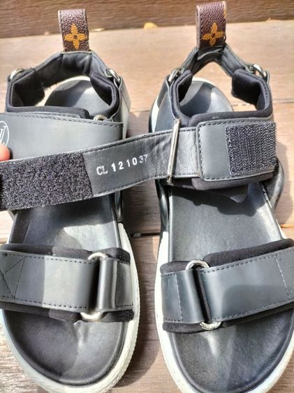 ขายรองเท้าLouis Vuitton Archlight 1.0 Beach Sandals Women's Black

 รูปที่ 7