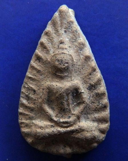 พระกลีบบัว กรุวัดลิงขบ สภาพสวยเดิมๆ รูปที่ 3