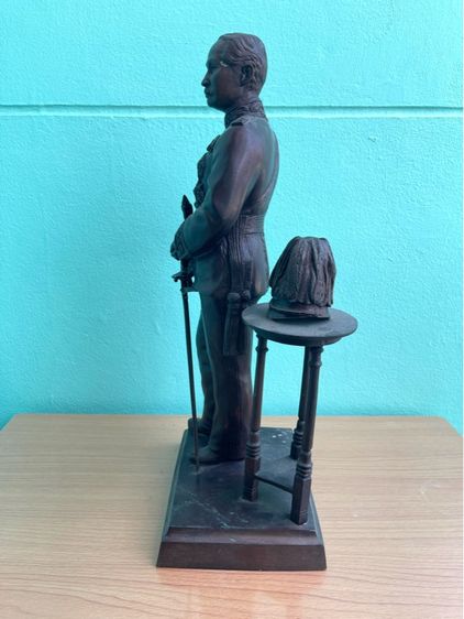 รูปปั้น เสด็จพ่อ ร.5 ทองเหลือง เก่าสะสม รูปที่ 12