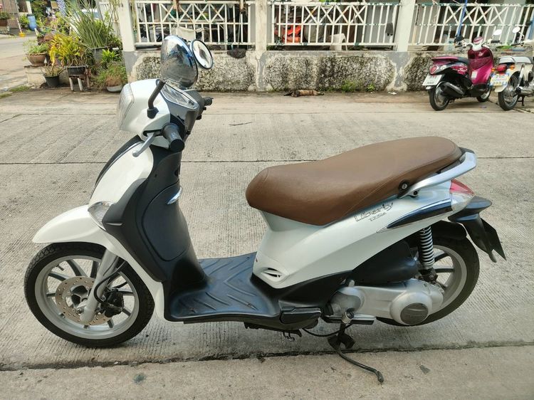 🛵ยังไงก็ขาย Liberty125 ปี54 เครื่องดี สีสวย สตาร์ทมือ(ขายตามสภาพ)  เล่มชุดโอนครบ+เปลี่ยนถ่ายน้ำมันเครื่องฟรี ส่งฟร30กิโล รูปที่ 2