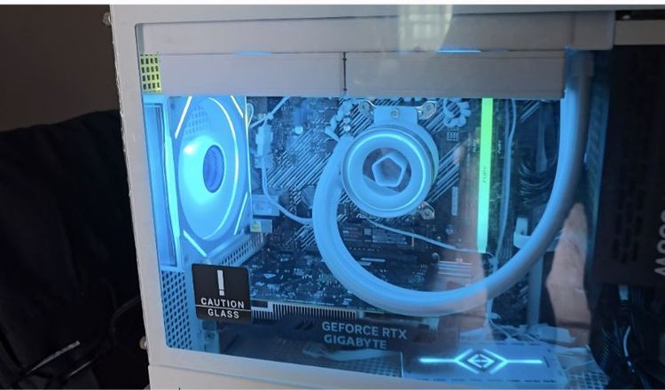 ขายยกเคส CPU ryzen 5 5600 GT (เพิ่งเปลี่ยน ธ.ค. 68 ) เมนบอร์ด B550  Ram 16 GB Hard Disk m.2 ขนาด 1.5 TB  มี WiFi 6 พร้อมบลูทูธ 5.3 และ ขุดน้ำปิดอย่างดี เคสขนาดเล็ก ยกสะดวก ราคานี้ รับของเองครับ  รูปที่ 3