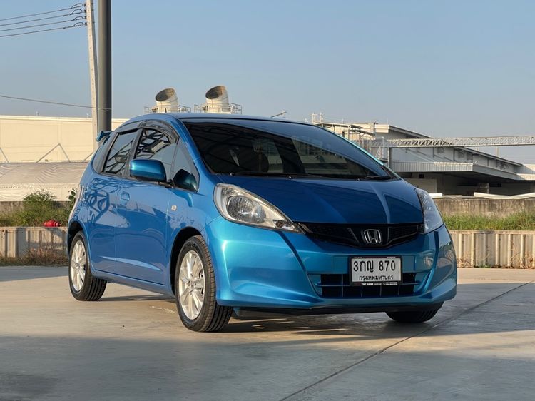 รถ Honda Jazz 1.5 V สี ฟ้า