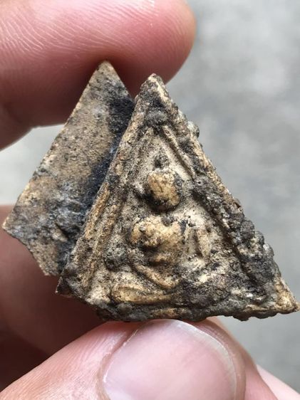 สมเด็จสามเหลี่ยม