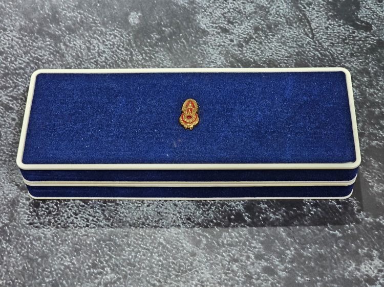 พระพุทธเมตตาเสนานาถ หลังพระปรมาภิไธย ภ.ป.ร. (ชุดเนื้อเงิน - นวะ - ทองแดง) กองทัพบก จัดสร้างเนื่องในวโรกาส 84 พรรษา ร9 ปี2556 พร้อมกล่องเดิม รูปที่ 8