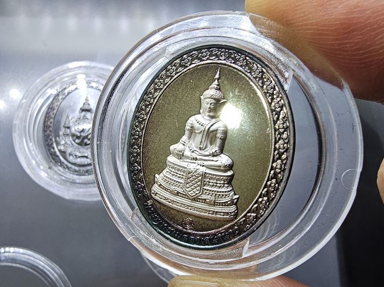 พระพุทธเมตตาเสนานาถ หลังพระปรมาภิไธย ภ.ป.ร. (ชุดเนื้อเงิน - นวะ - ทองแดง) กองทัพบก จัดสร้างเนื่องในวโรกาส 84 พรรษา ร9 ปี2556 พร้อมกล่องเดิม รูปที่ 5