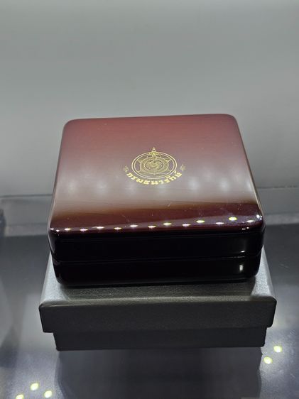 เหรียญ 800 บาท เนื้อเงินขัดเงา ที่ระลึกเฉลิมพระชนมพรรษา 7 รอบ ราชินี พ.ศ.2559 เหรียญเกรด PF69 NGC   ผลิตเพื่อเป็นที่ระลึกเฉลิมพระเกียรติสมเด รูปที่ 6