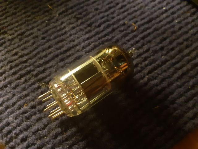 หลอดสูญญากาศVOX