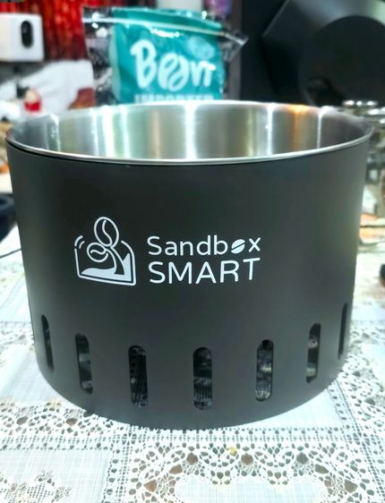 ขออนุญาตส่งต่อเครื่องคั่ว sandbox smart r1 สภาพดี เทสระบบไฟแล้วค่ะ + Cooling Tray Sandbox Smart R1  12,000 รวมส่งค่ะ  ของอยู่บางใหญ่  รูปที่ 2