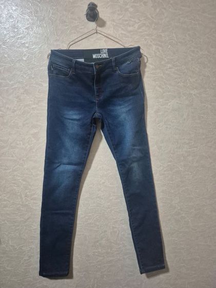 แขนยาว อื่นๆ อื่นๆ กางเกงยีนส์ขาครอป Love Moschino เอว 28 นิ้ว ยาว 37 นิ้ว สภาพดีมาก ราคา 1,500 บาทรวมส่ง